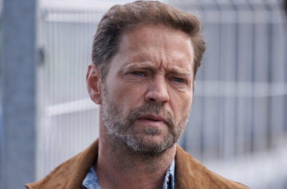 Jason Priestley: Where Did He Go? Here’s What Happened to Brandon Walsh