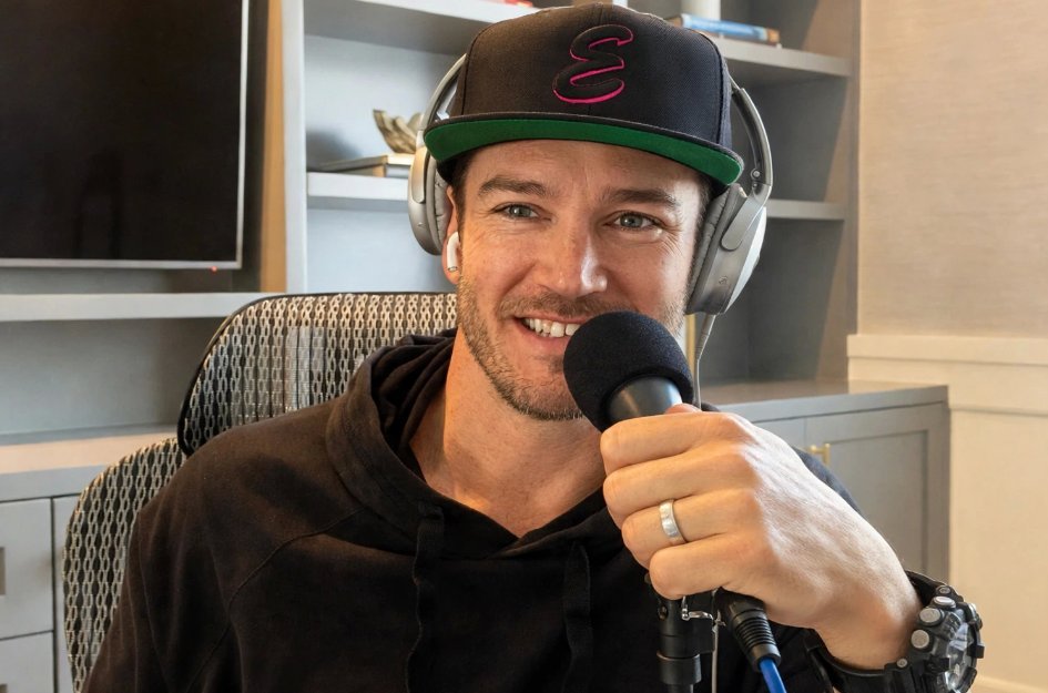 Fired, Anxious, and Underpaid: Mark-Paul Gosselaar Breaks His Silence on the Reality of Hollywood